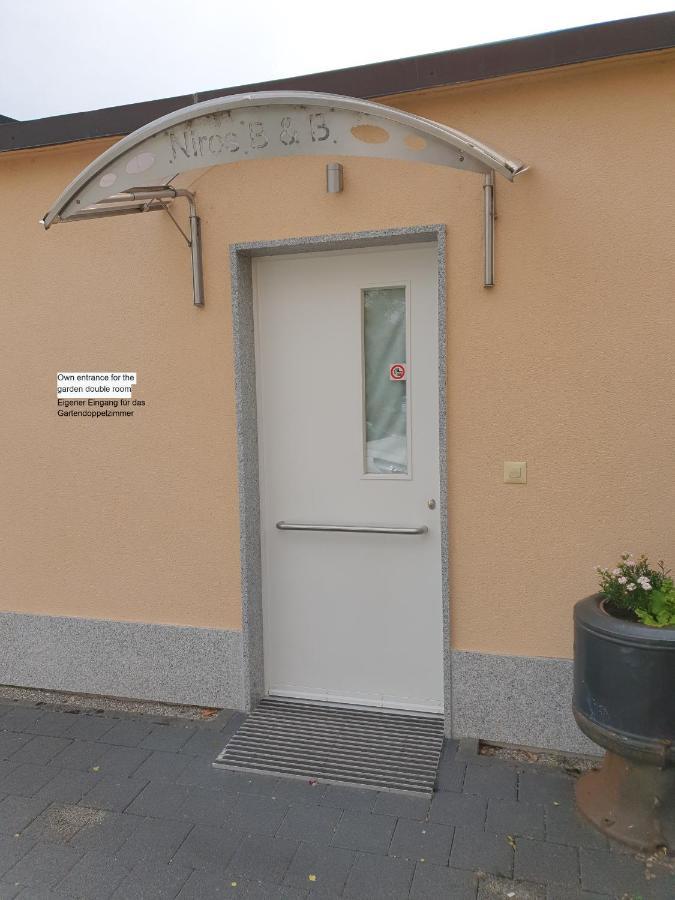 Niros Bed & Breakfast Birsfelden Exteriör bild